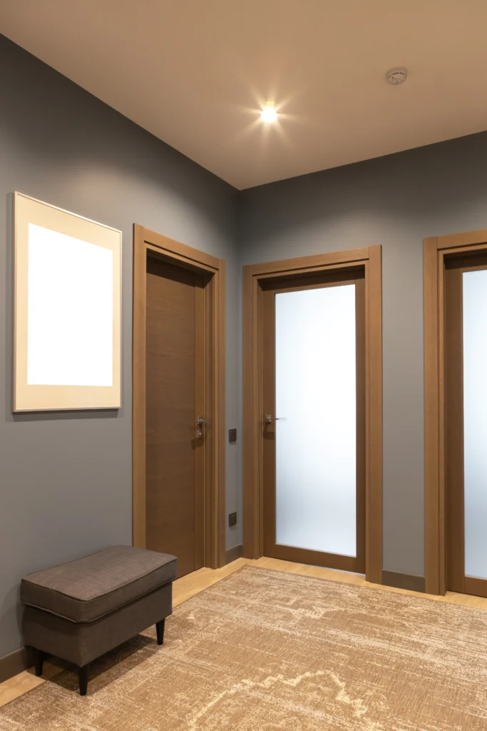 brązowe drzwi wewnętrzne do przedpokoju Studio architektury Barbara Kuziomko